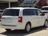Used 2015 Chrysler Town & Country Touring image 3