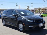 Used 2023 Chrysler Pacifica Touring-L image 6
