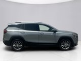 Used 2024 GMC Terrain SLT w/ Infotainment Package II image 6