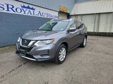 Used 2020 Nissan Rogue SV image 2