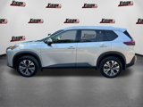 Used 2021 Nissan Rogue SV image 2