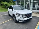 Used 2024 GMC Terrain SLT image 2