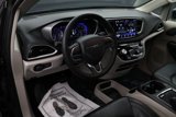 Used 2022 Chrysler Pacifica Touring-L image 5