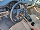 Used 2025 Porsche Macan image 4