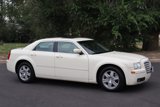 Used 2006 Chrysler 300 Touring w/ Luxury Group image 2