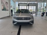 Used 2022 Volkswagen Tiguan SE w/ Panoramic Sunroof Package image 2
