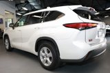 Used 2022 Toyota Highlander LE image 5
