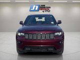 Used 2017 Jeep Grand Cherokee Altitude image 2