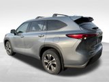 Used 2022 Toyota Highlander XLE image 5