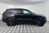 Used 2018 Jeep Grand Cherokee Laredo image 3