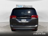Used 2017 Chrysler Pacifica Touring-L image 5