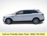 Used 2019 Lincoln MKT AWD image 2