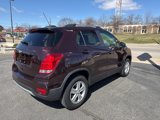Used 2022 Chevrolet Trax LT w/ LT Convenience Package image 5