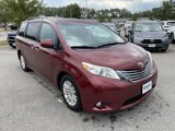 Used 2016 Toyota Sienna XLE image 3