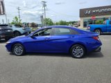 Used 2024 Hyundai Elantra Blue image 2