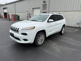 Used 2017 Jeep Cherokee Overland image 3