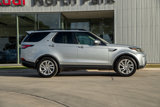 Used 2017 Land Rover Discovery HSE image 4
