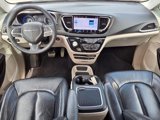Used 2022 Chrysler Pacifica Touring-L image 5