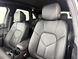 Certified 2025 Porsche Macan image 5