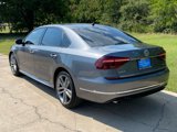 Used 2018 Volkswagen Passat 2.0T R-Line w/ R-Line Lighting Package image 4