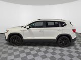 Certified 2022 Volkswagen Taos SE w/ Panoramic Sunroof Package image 5