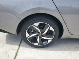 Used 2023 Hyundai Elantra SEL w/ Convenience Package image 5