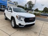 Used 2023 GMC Terrain SLE w/ Driver Convenience Package image 2