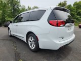 Used 2020 Chrysler Pacifica Touring-L image 4
