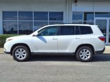 Used 2013 Toyota Highlander FWD image 2