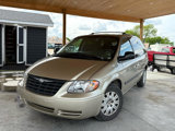Used 2007 Chrysler Town & Country w/ Popular Equipment Group I image 2