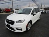 Certified 2023 Chrysler Pacifica Touring-L image 2