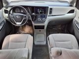 Used 2017 Toyota Sienna L image 3
