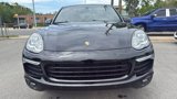 Used 2017 Porsche Cayenne w/ Premium Package image 2
