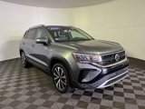 Used 2022 Volkswagen Taos SE image 2