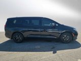 Used 2022 Chrysler Pacifica Touring-L w/ Uconnect Theater Family Group image 6