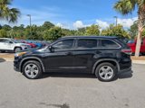 Used 2016 Toyota Highlander Limited image 3