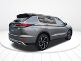 Used 2023 Mitsubishi Outlander SE image 3