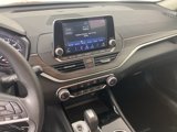 Used 2024 Nissan Altima 2.5 SV image 2