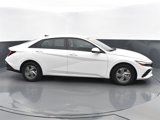 Certified 2025 Hyundai Elantra SE image 2