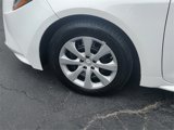 Used 2021 Toyota Corolla LE image 5