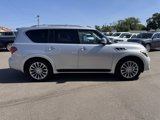 Used 2017 INFINITI QX80 4WD w/ Deluxe Technology Package image 2