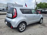 Used 2016 Kia Soul + image 4