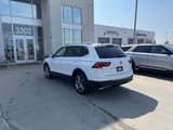 Used 2021 Volkswagen Tiguan SEL image 3