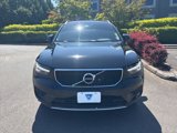 Used 2019 Volvo XC40 T5 Momentum image 2