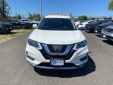 Used 2017 Nissan Rogue SV image 3