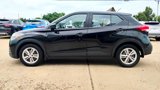 Used 2020 Nissan Kicks S image 4