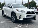 Used 2017 Toyota Highlander XLE image 3