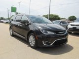 Used 2017 Chrysler Pacifica Touring-L image 4