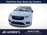 Used 2023 Chrysler Pacifica Touring-L image 4
