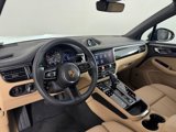 Certified 2025 Porsche Macan image 4